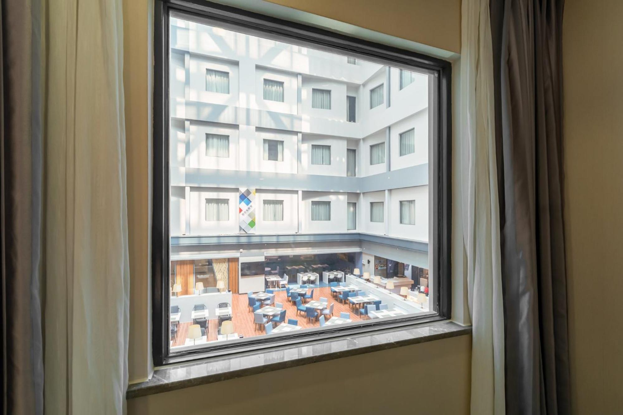 Holiday Inn Express Shenyang North Station By Ihg Exterior photo